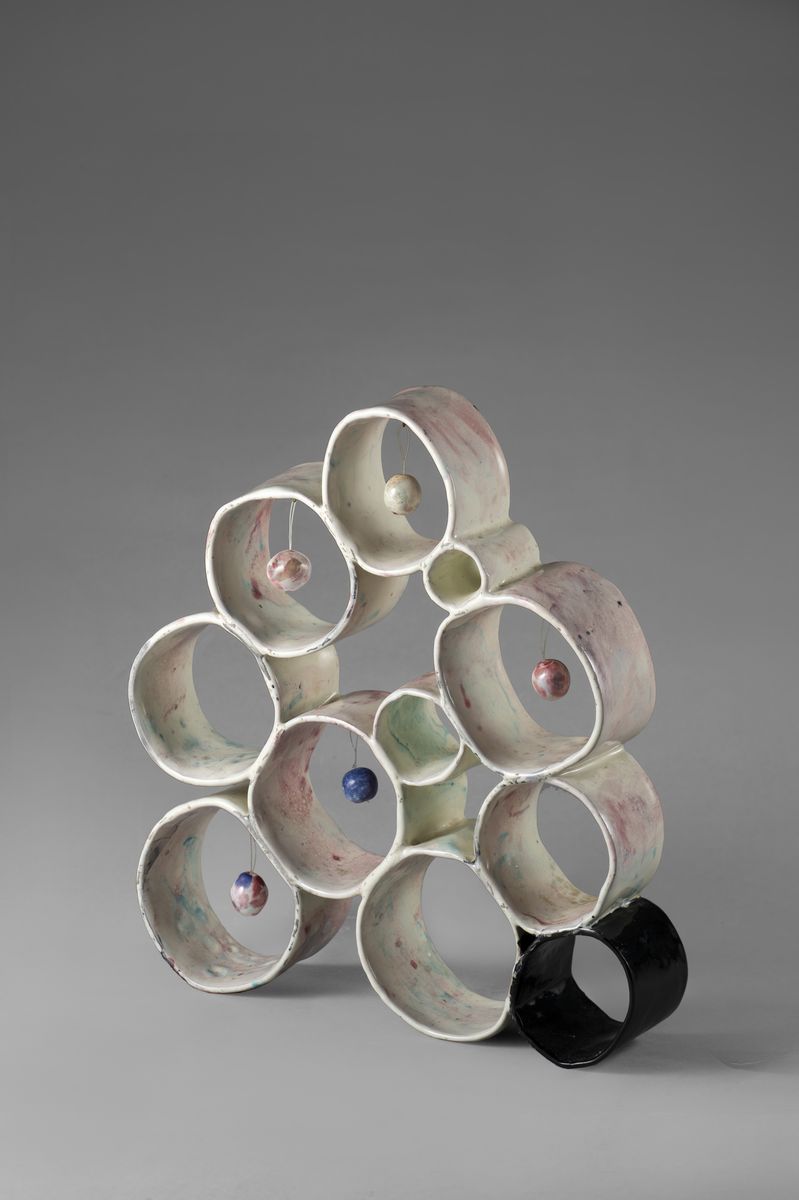 Fausto Melotti - Cerchi - Ceramica smaltata policroma, nylon e ottone, 1955 ca.