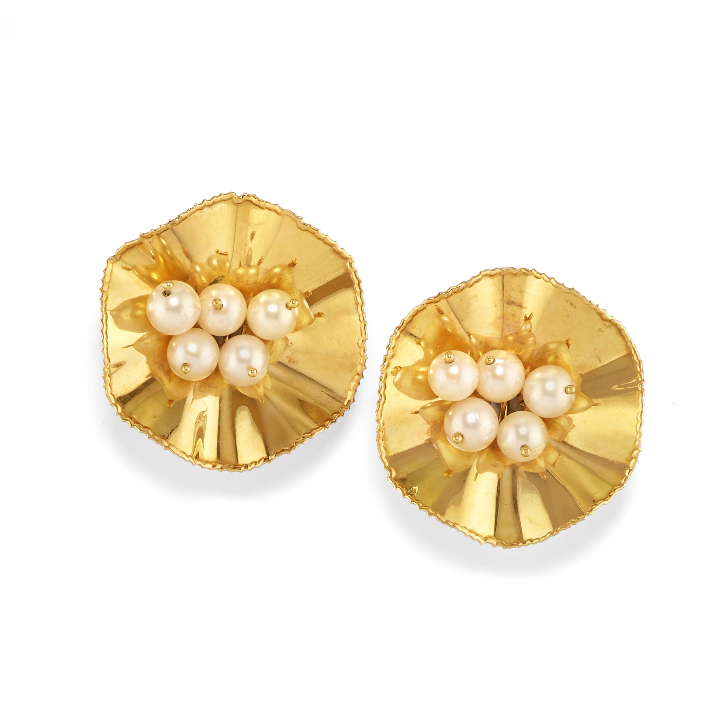 Demi-parure in oro giallo 18k con perle coltivate, composta da spilla-pendente e orecchini