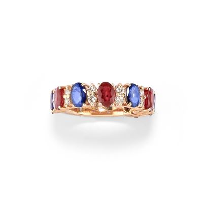 Anello in oro giallo 18k con rubini, zaffiri ovali e diamanti a taglio brillante