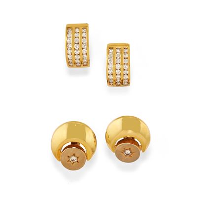 Due coppie di orecchini, oro bicolore 18k con diamanti taglio brillante