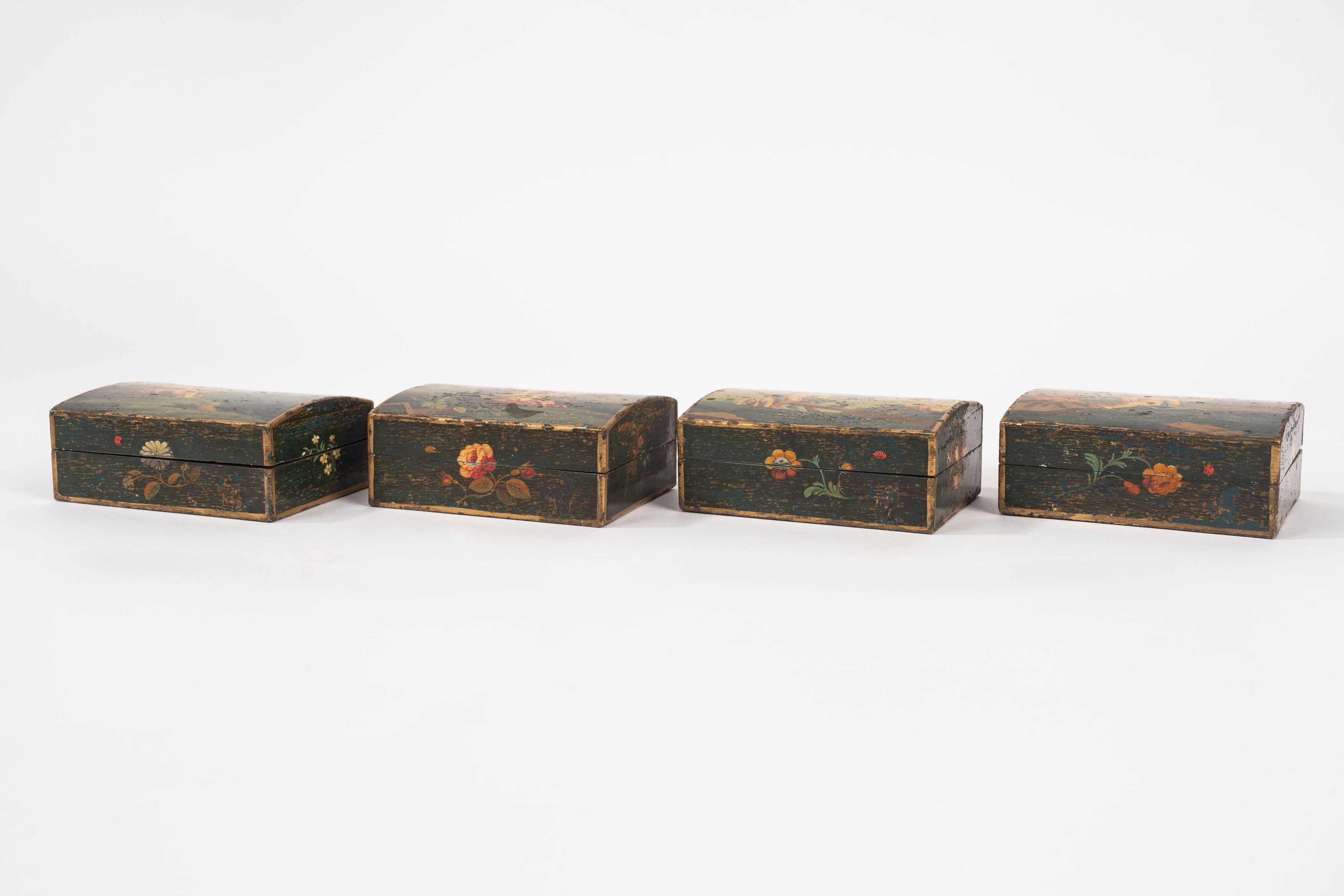 Scatola in Legno Laccato e Dipinto, Secolo XIX