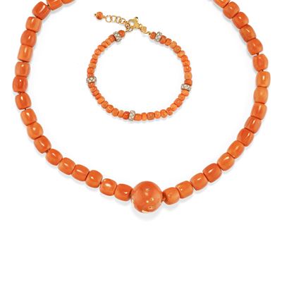 Collana e bracciale in corallo, oro giallo 18k e argento con diamanti