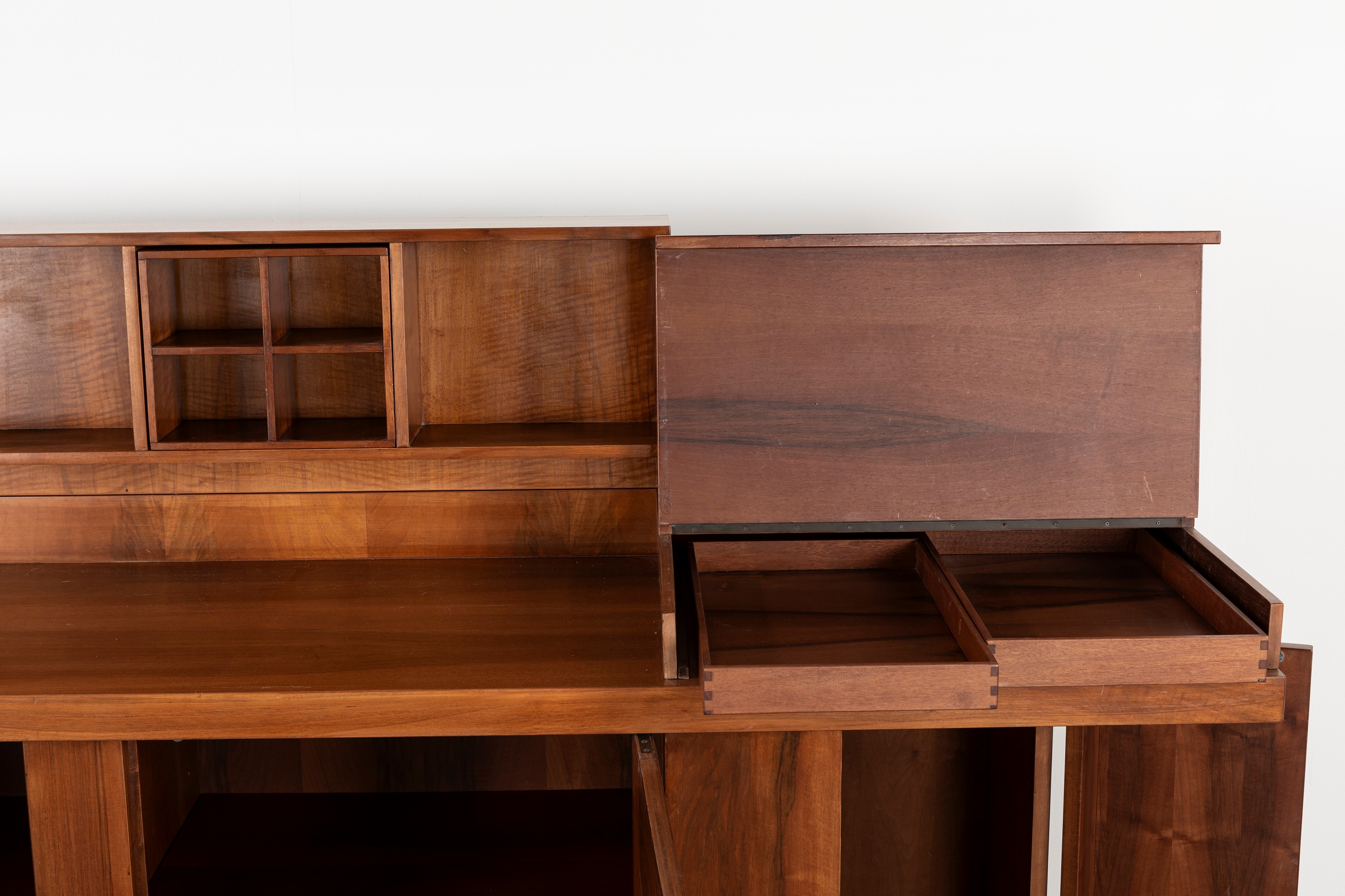 Silvio Coppola - Credenza
