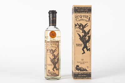 Tequila Chamucos Reposado Especial, bottiglia con scatola