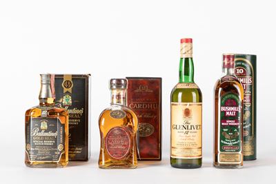 Selezione di Whisky: Chardy 12 Y.O., Bushmills 10 Y.O., The Glenlivet 12 Y.O., Ballantine's 12 Y....
