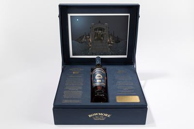 Bowmore, 32-Year-Old 'No Corners to Hide' con stampa originale di Frank Quitely