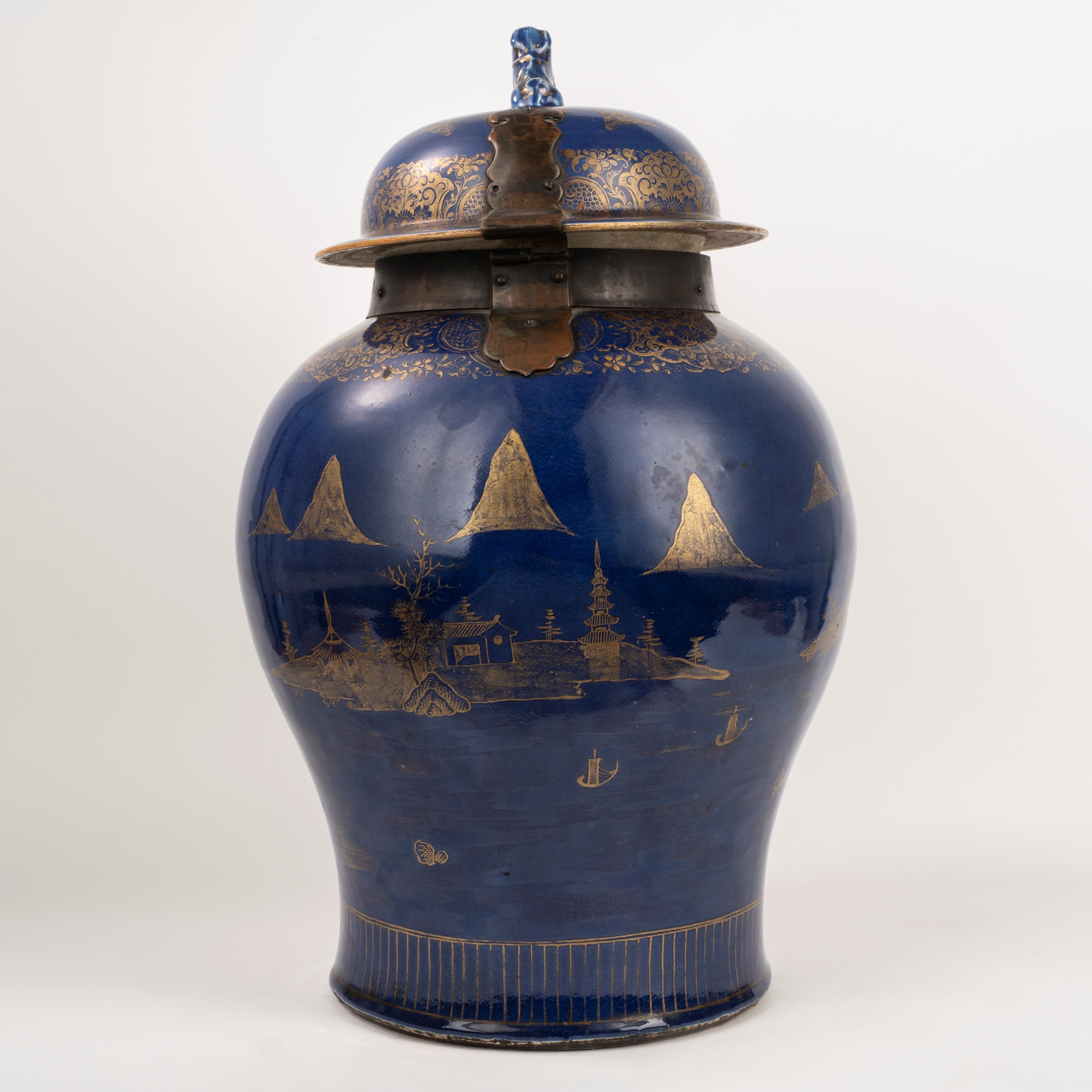 Vaso con Coperchio in Porcellana Blu e Decori in Oro, Cina, Dinastia Qing