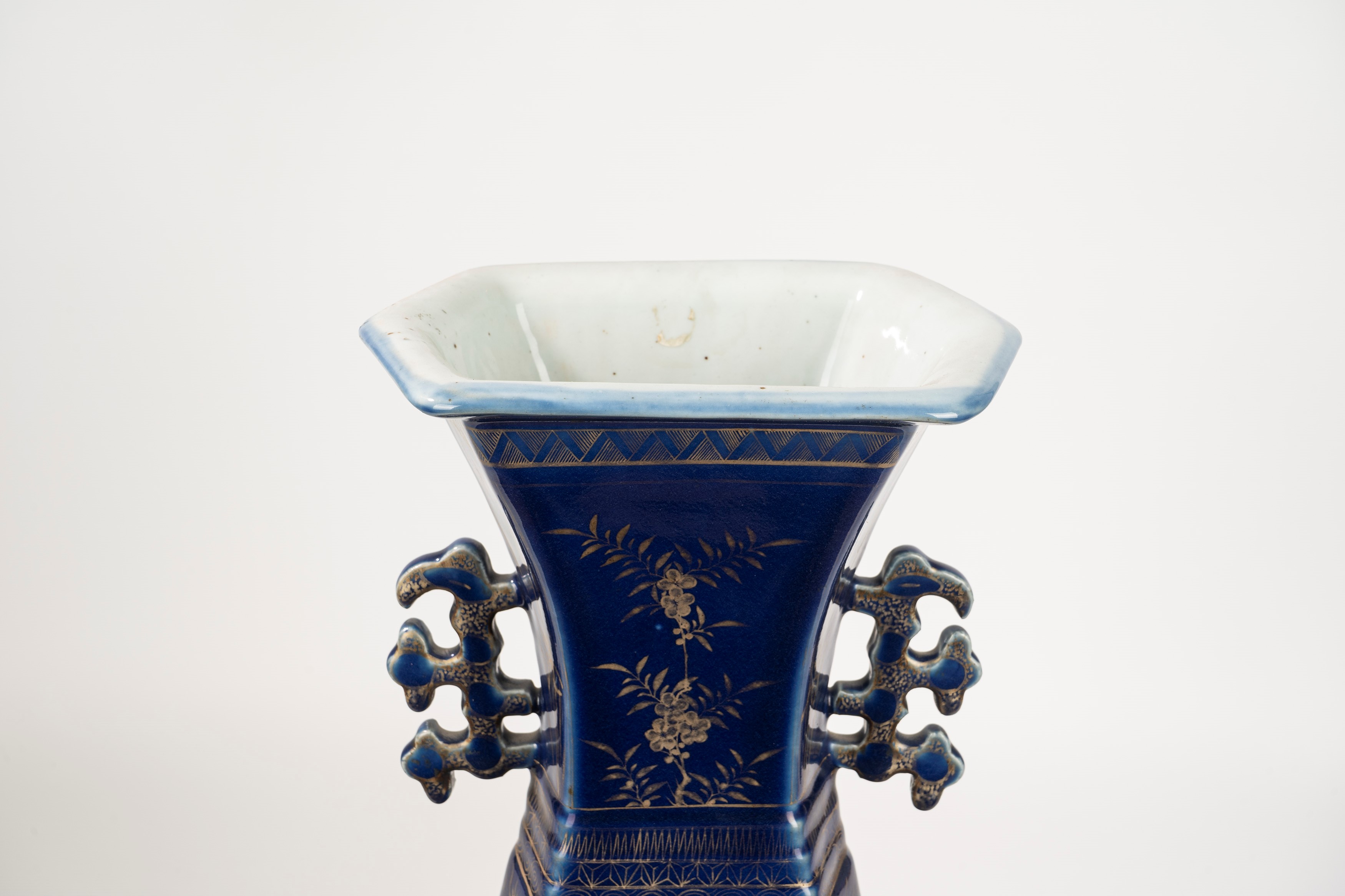 Vaso Biansato in Porcellana Blu e Decori in Oro, Cina, Dinastia Qing
