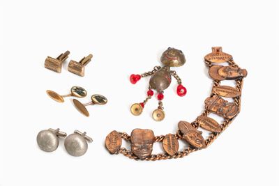 Lotto Composto da Bracciale, Gemelli e Spilla