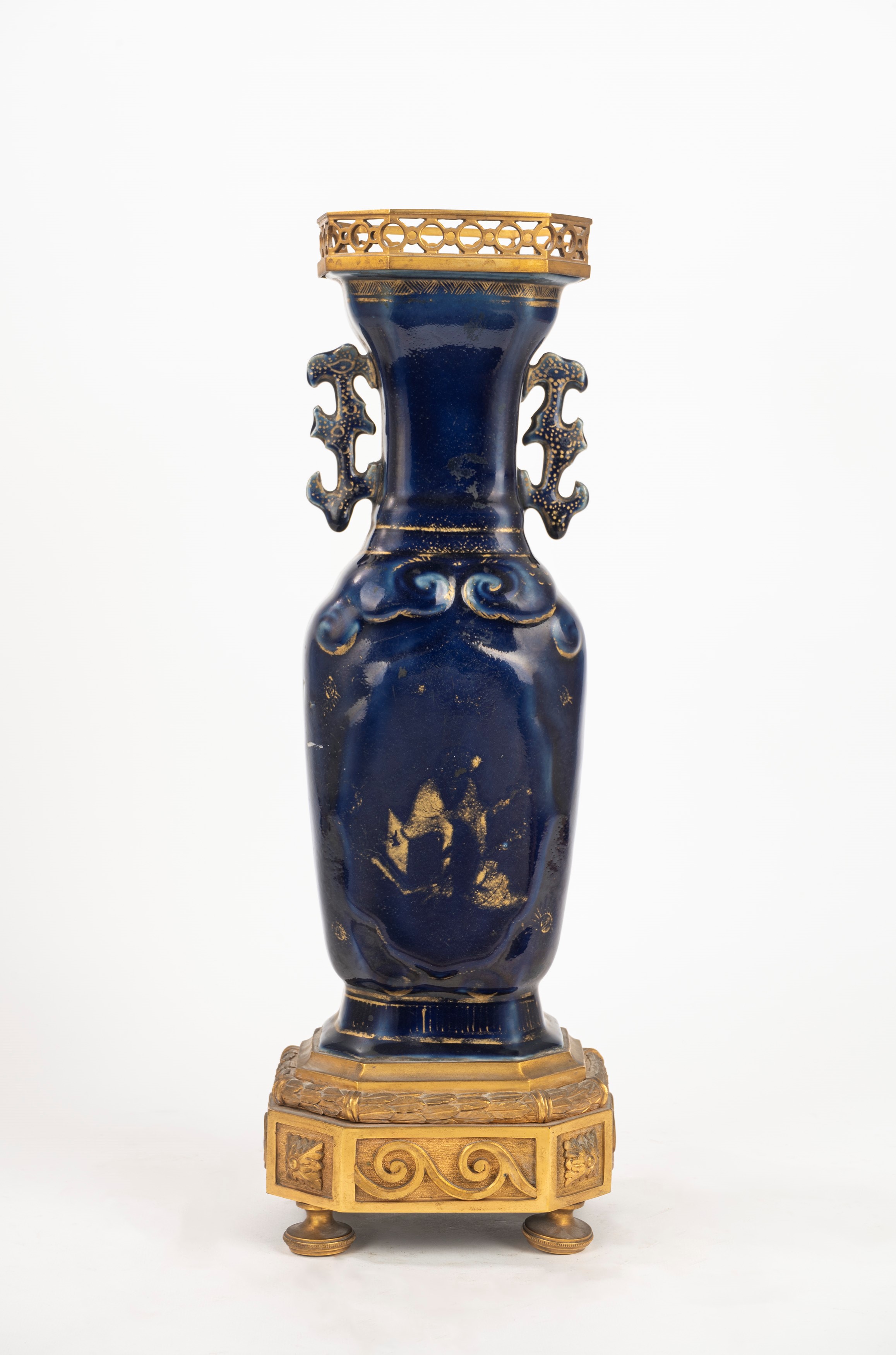 Vaso Biansato Montato a Lume in Porcellana Blu con Decori in Oro, Cina, Dinastia Qing