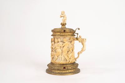 ☼ Tankard in Avorio e Metallo Dorato
