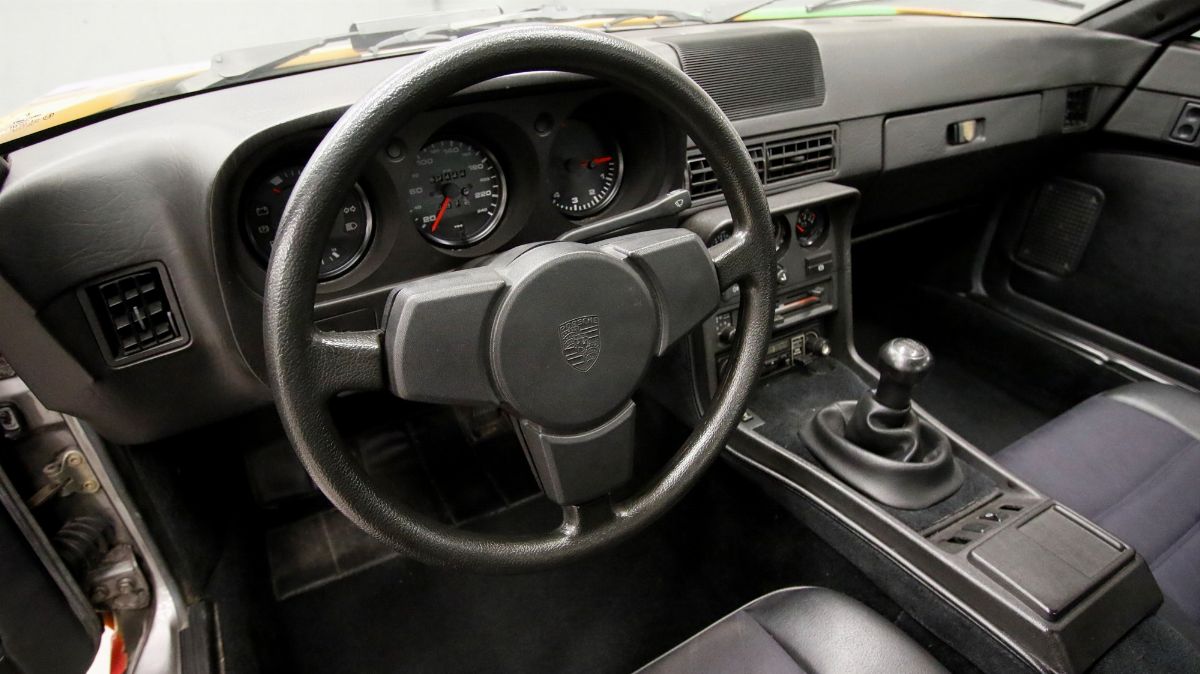 Porsche - 924