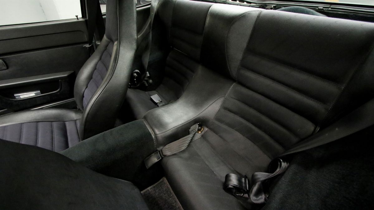 Porsche - 924