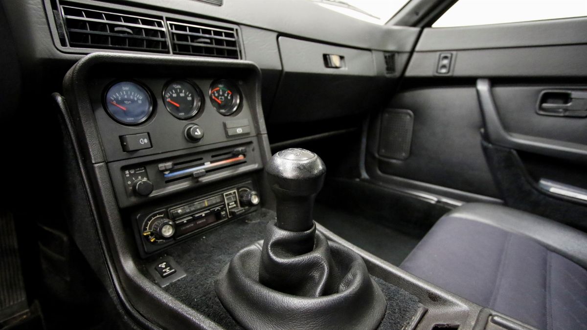Porsche - 924