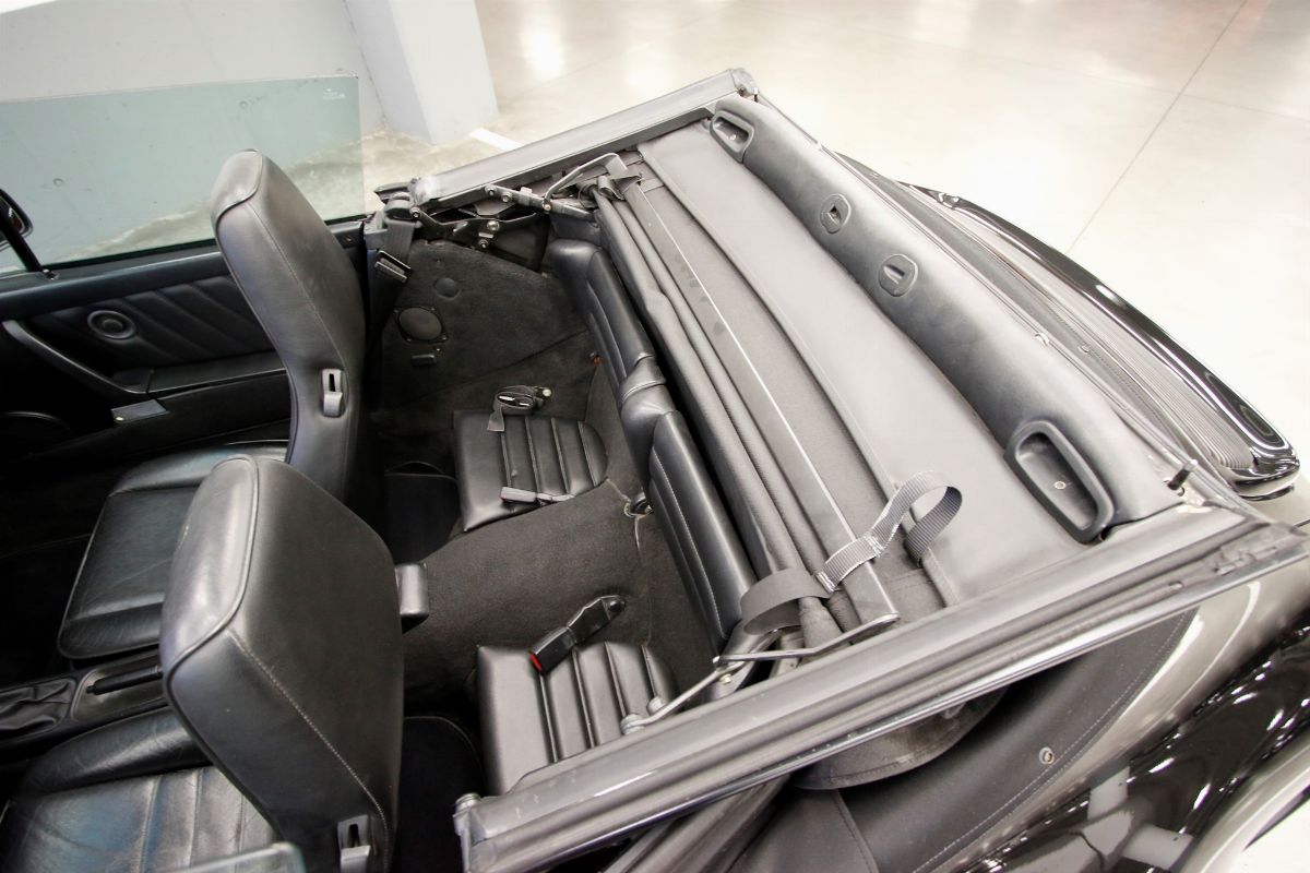 Porsche - 911 (964) Carrera 4 Cabriolet