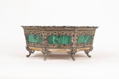 Centrotavola Ottagonale in Metallo Argentato con Placche in Malachite, Secolo XX