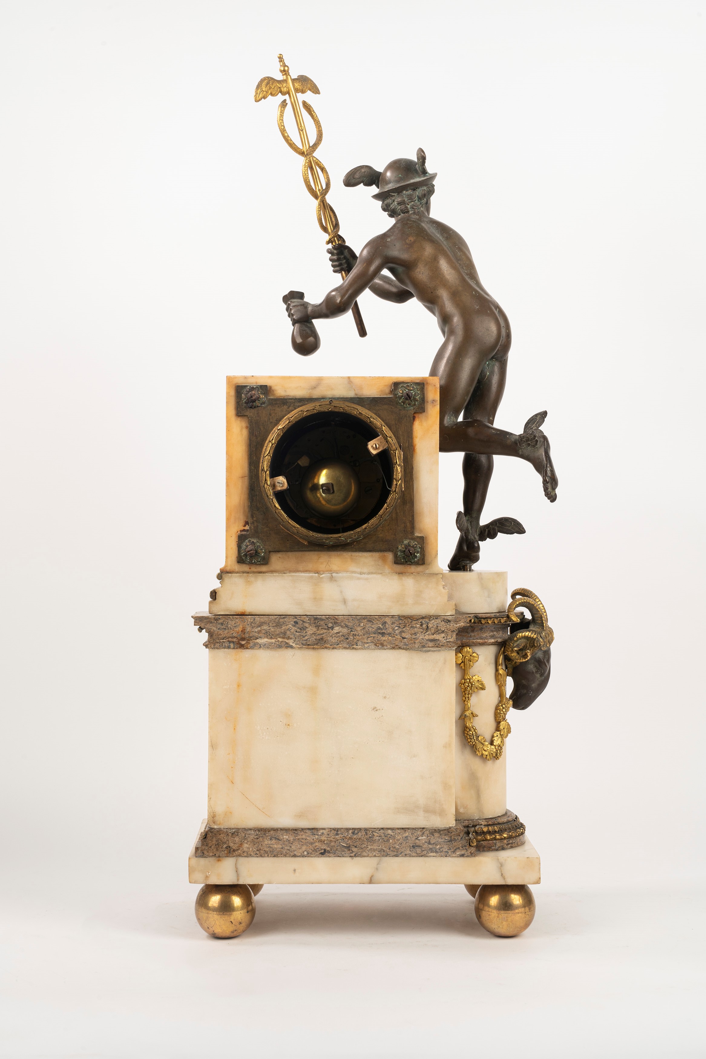 Importante Pendola in Marmo con Mercurio in Bronzo a Patina Scura, Francia, Secoli XVIII-XIX