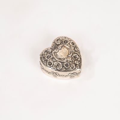 Scatola a Forma di Cuore in Argento, Secolo XX