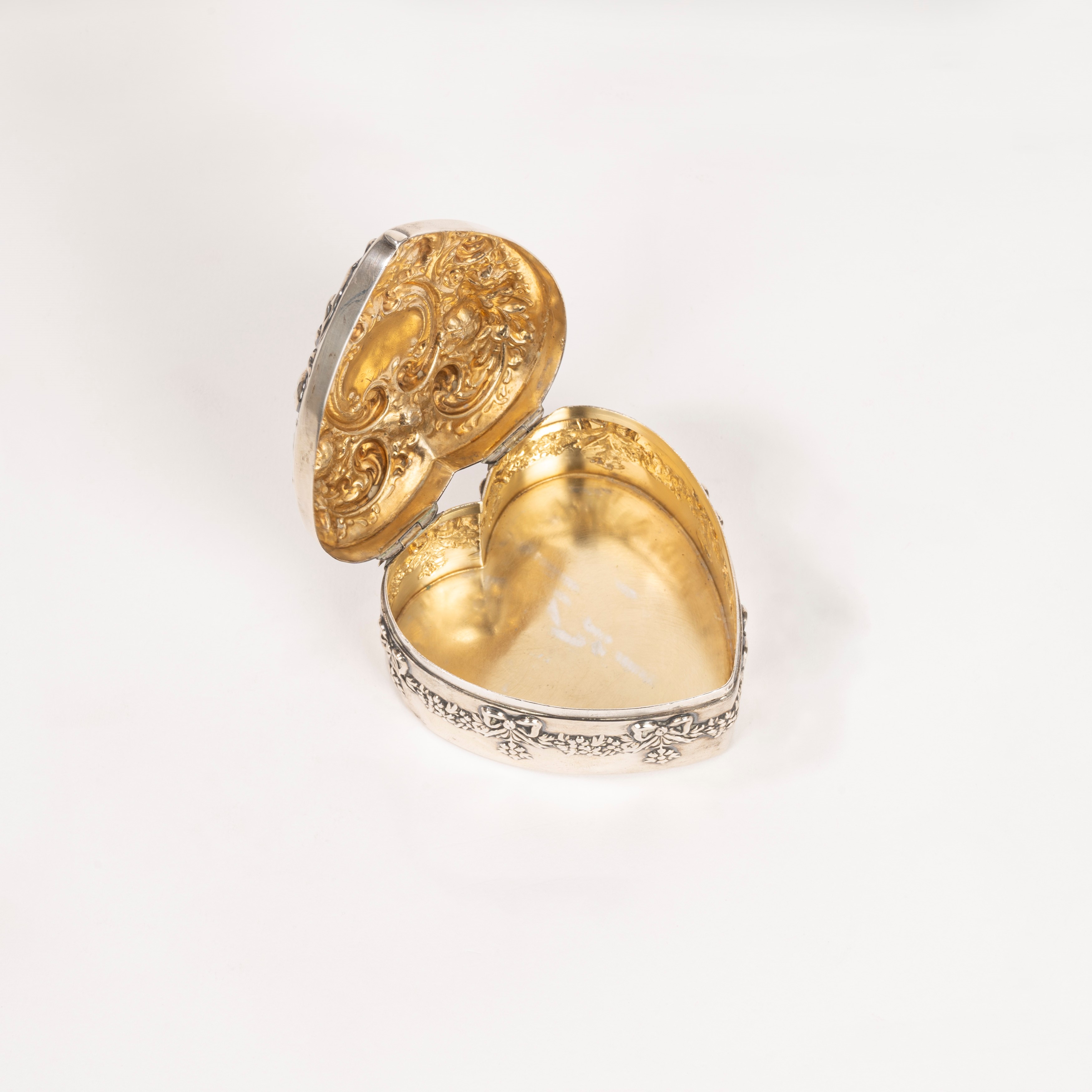 Scatola a Forma di Cuore in Argento, Secolo XX