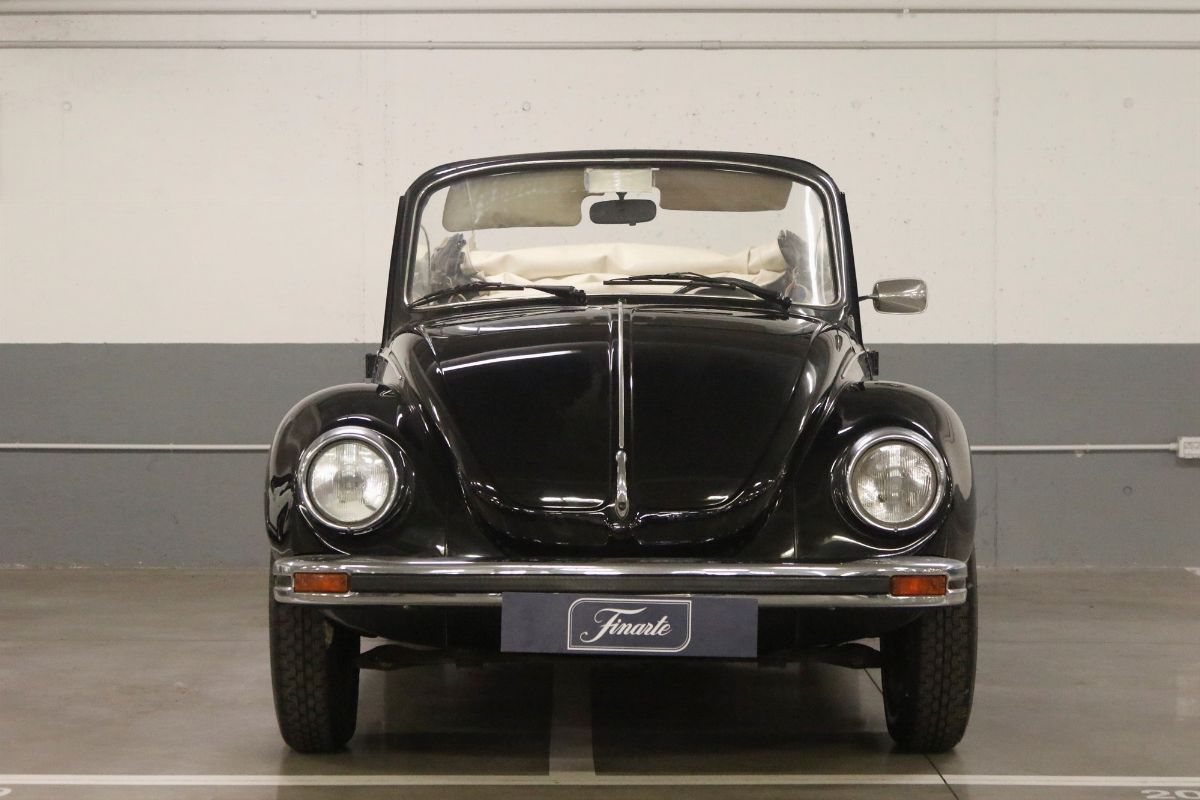 Volkswagen - 1303 Cabriolet (karmann)