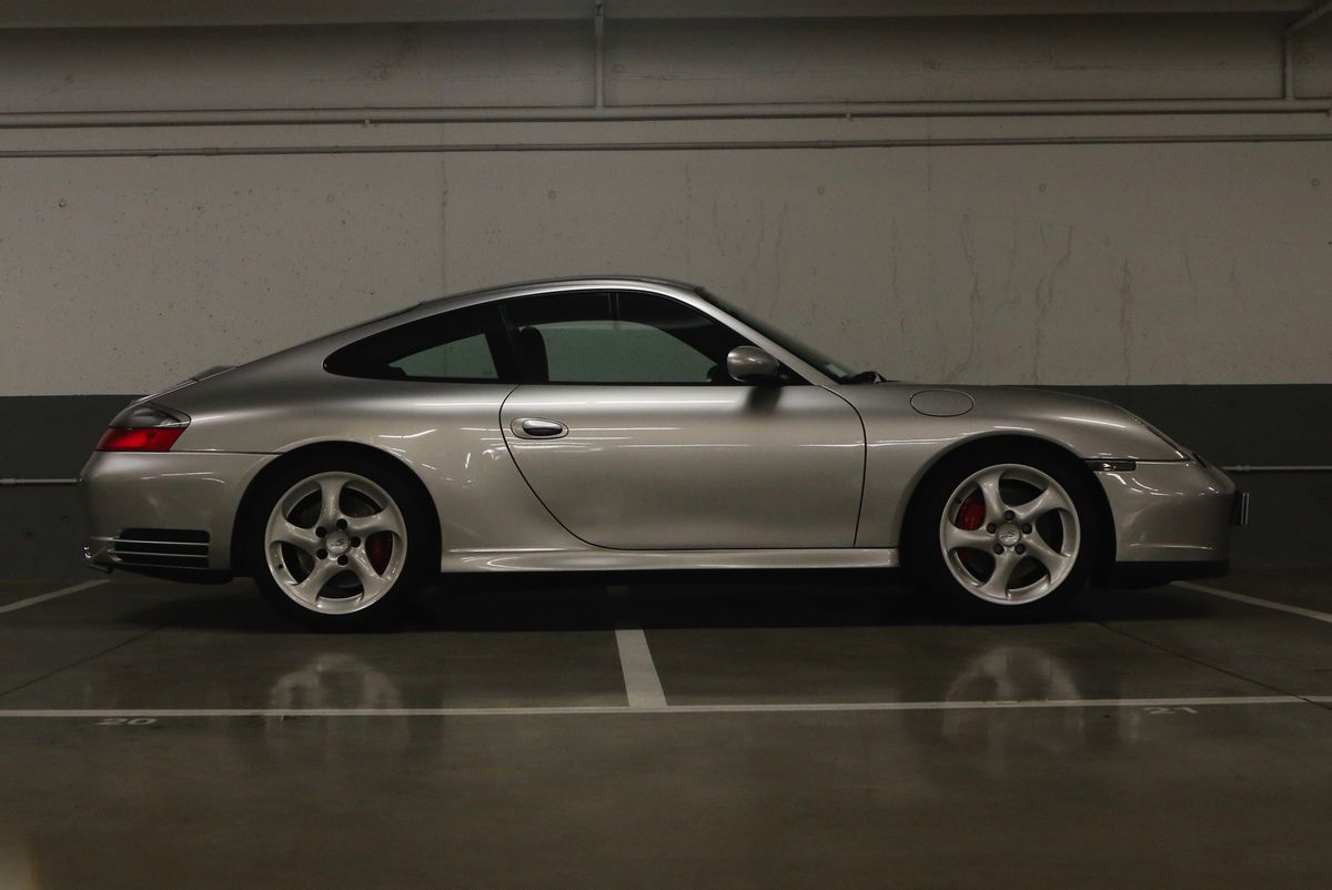 Porsche - 911 (996) Carrera 4s