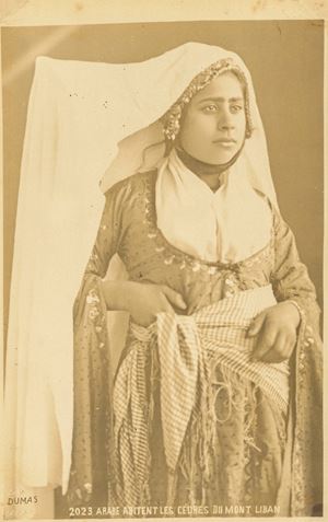 Arabe abitien les cedres du Mont Liban 