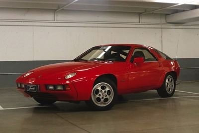 928