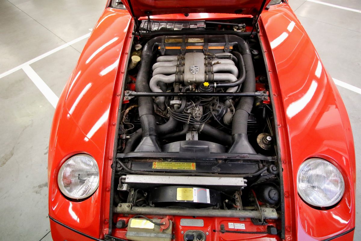 Porsche - 928