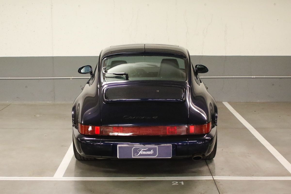 Porsche - 911 (964) Carrera 4