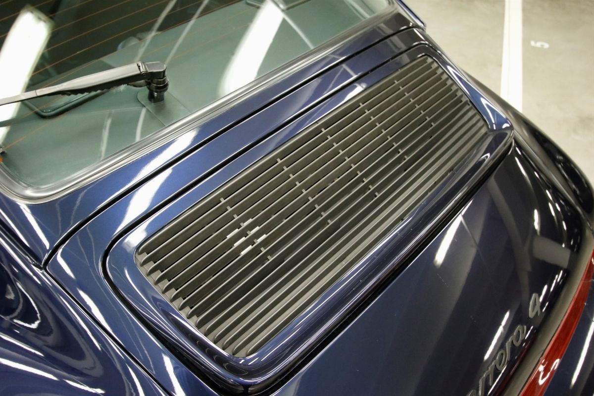 Porsche - 911 (964) Carrera 4