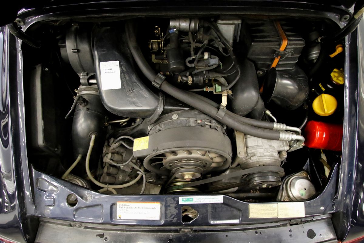 Porsche - 911 (964) Carrera 4