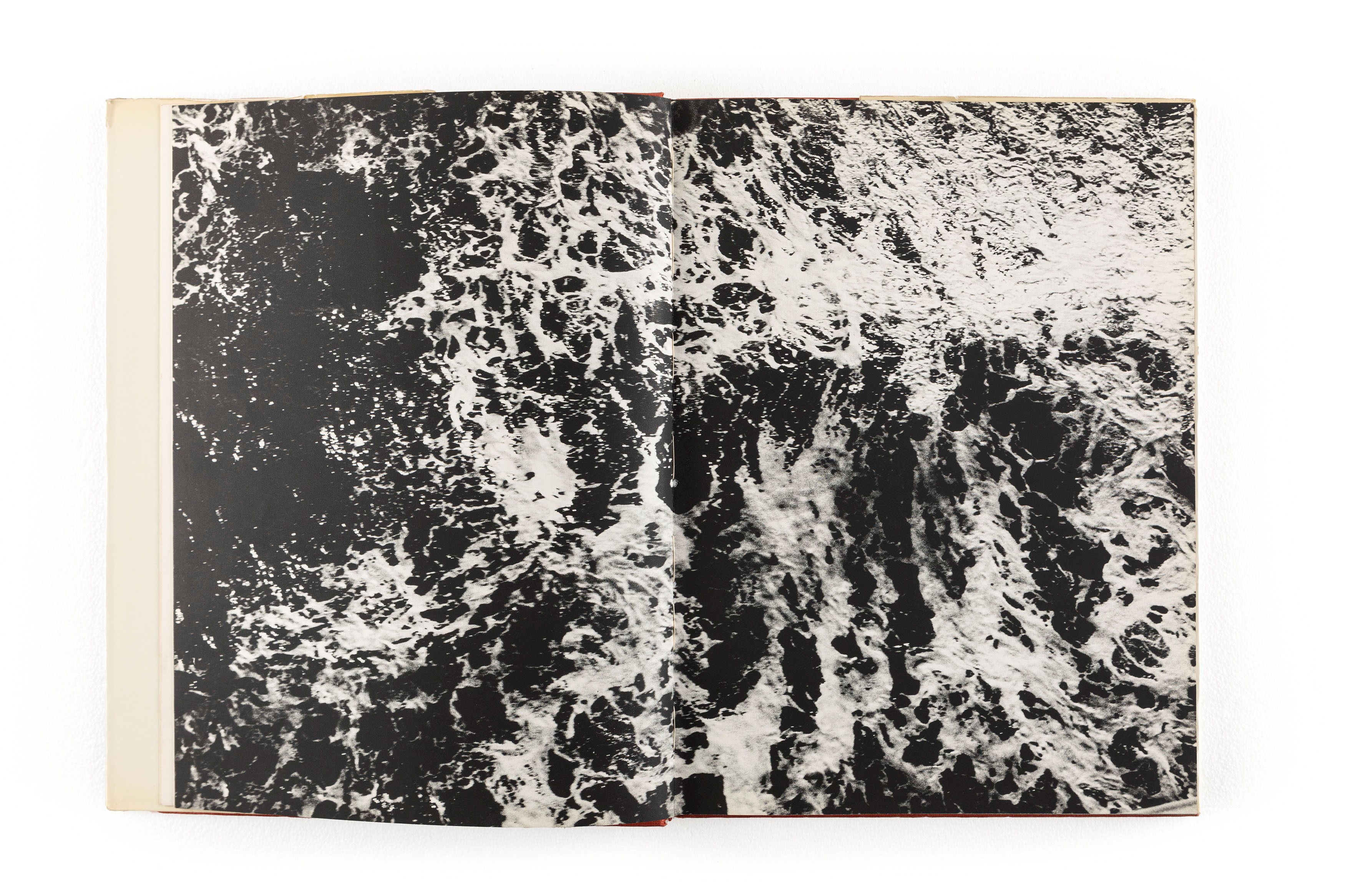 Lucien Clergue - Corps Memorable - Volume con 15 stampe offset del 1957