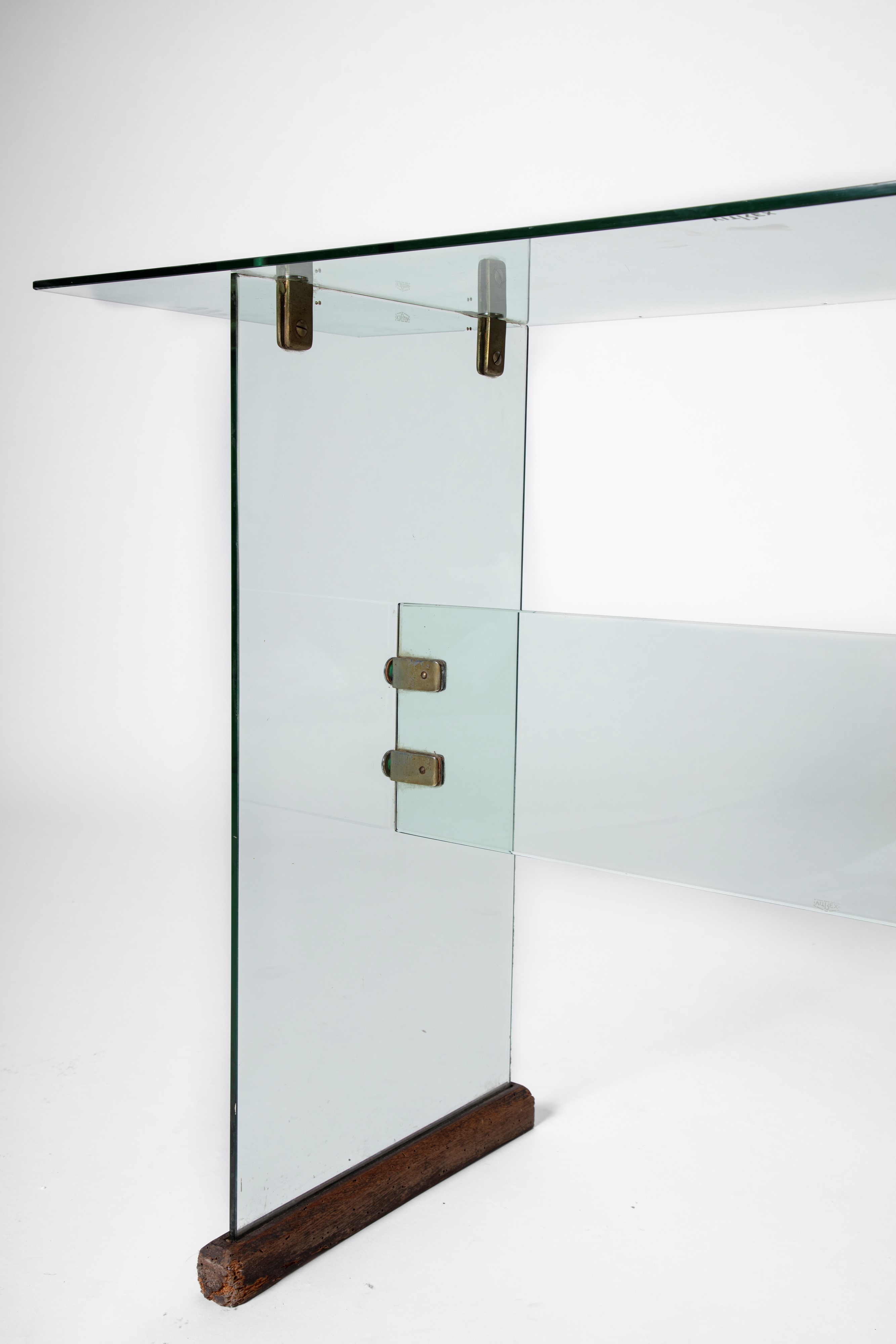 Console per Vetrocoke, Palazzo Ferrania