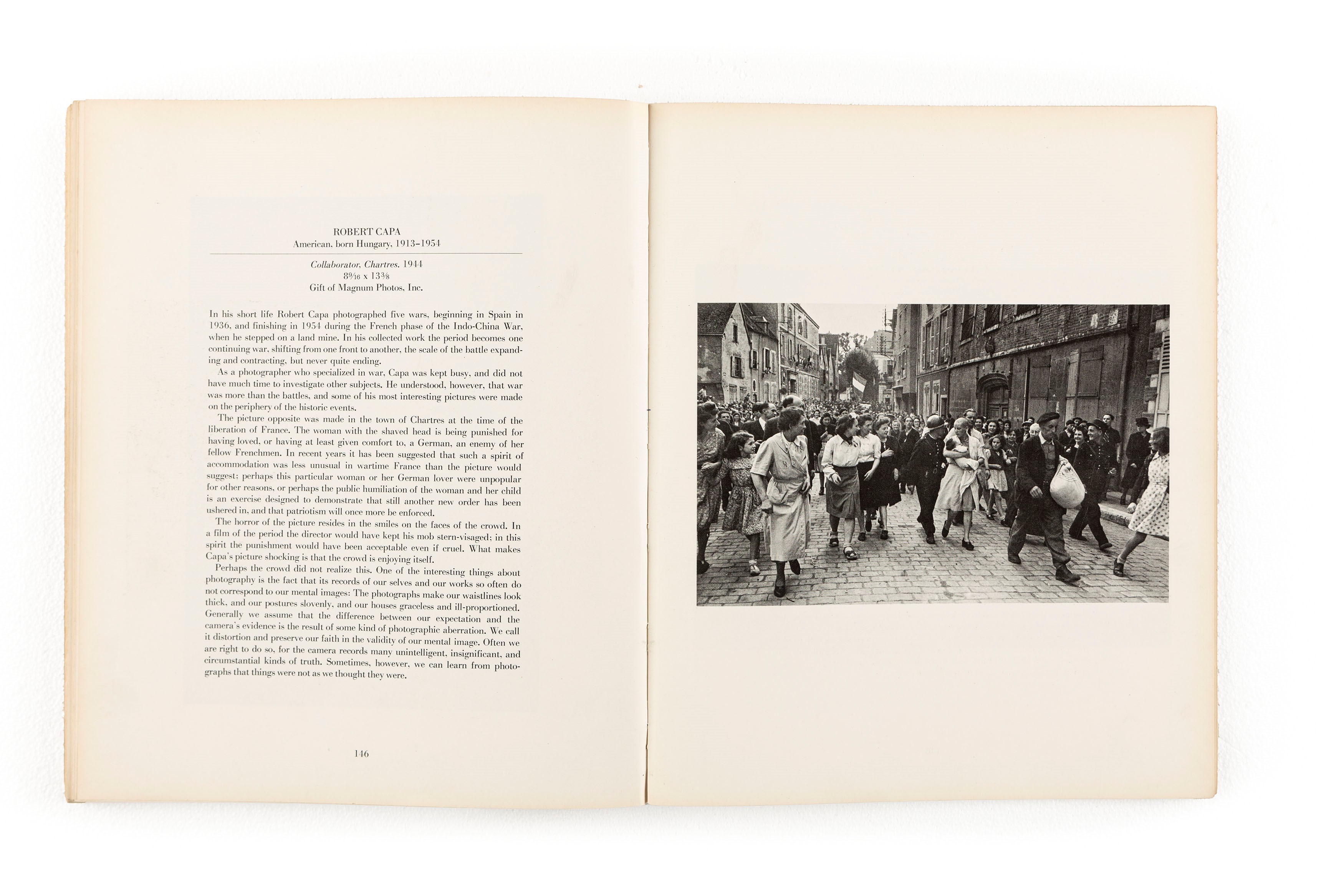 Looking At Photographs, 100 Pictures From The Collection Of The Museum Of Modern Art