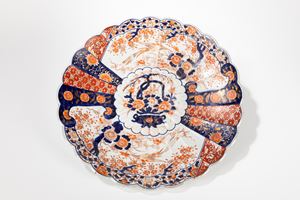 Piatto lobato in porcellana Imari
