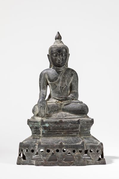 Buddha, Statua in bronzo, h 40 cm, Sud Est Asiatico, secolo XX