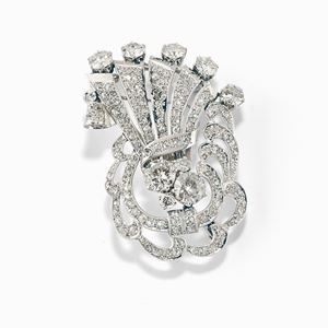 A 18K white gold and diamond brooch