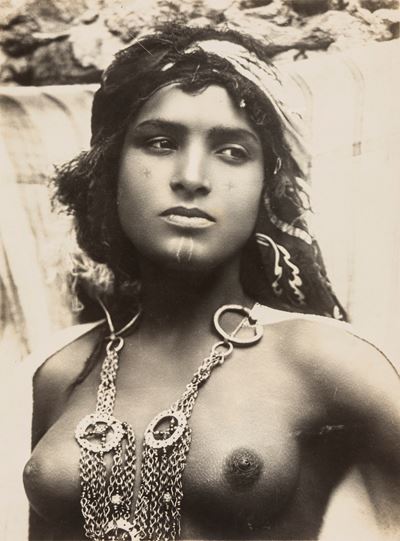 Senza Titolo (donna Tunisina)