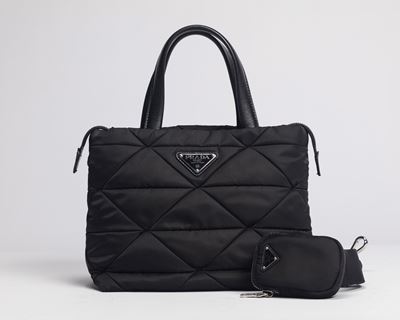 Borsa, tessuto impermeabile trapuntato nero con dettagli in metallo