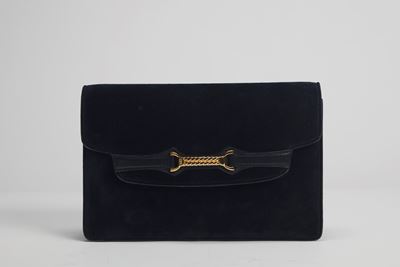 Borsa pochette in camoscio blu scuro con dettagli in pelle e metallo dorato
