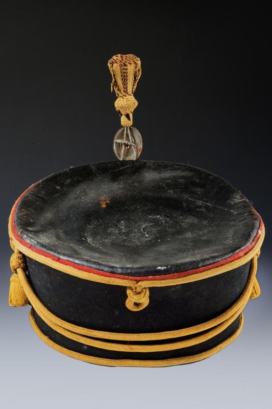 Kiver da cadetto della Scuola di Cavalleria Nikolaev, feltro nero e cuoio, Russia imperiale, 1910...