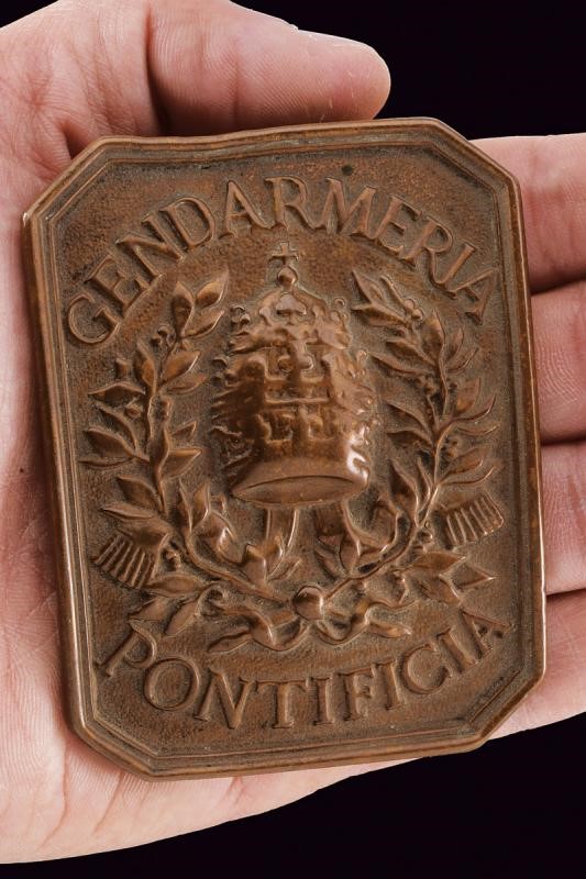 Placca da cinturone porta-sciabola della Gendarmeria Pontificia, bronzo, fine XIX - inizio XX sec...