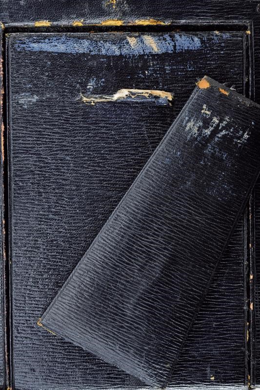 Cornice con monogramma regio del re Giorgio VI, Inghilterra, XX Secolo