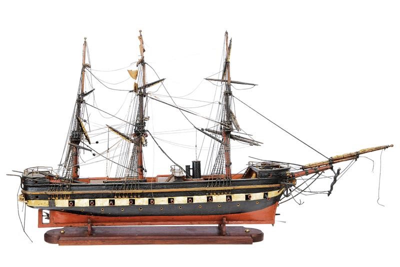 Modello di vaporiera, legno e metallo, dimensioni 110 x 65 x 26 cm
