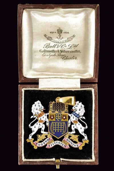 Pendente in oro smaltato, Westminster, 1927