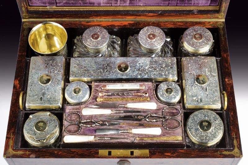 Set da toilette in argento e oro, Londra 1840, probabilmente appartenuto al principe Adolfo, Duca...