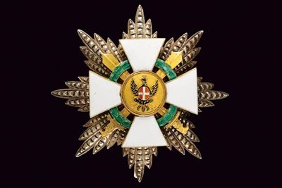 Ordine civile e militare dell'Aquila romana, Placca in argento smaltato con spade, 1942-1945