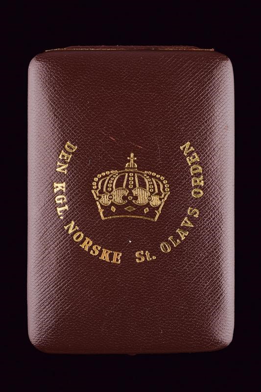 Ordine reale Norvegese di Sant'Olaf, Croce da cavaliere di seconda classe in oro e smalti, 1953
