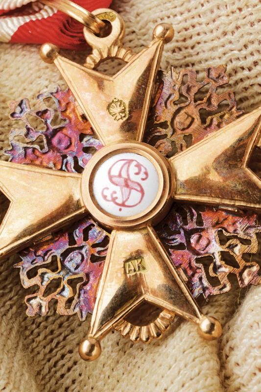 Ordine di San Stanislao, Croce da Cavaliere in oro e smalti