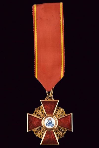 Ordine di Sant'Anna, Croce da cavaliere in oro e smalti con punzoni russi